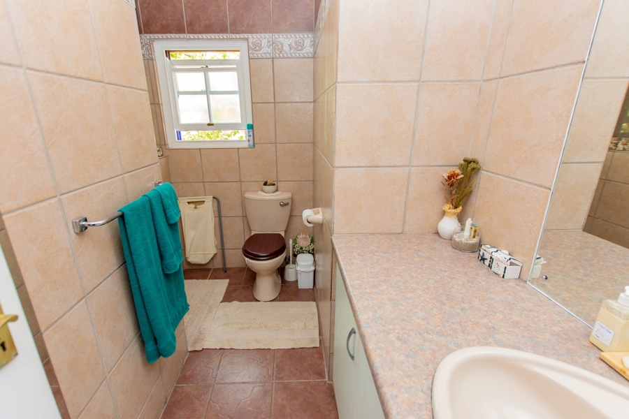 3 Bedroom Property for Sale in Paradise Beach Western Cape